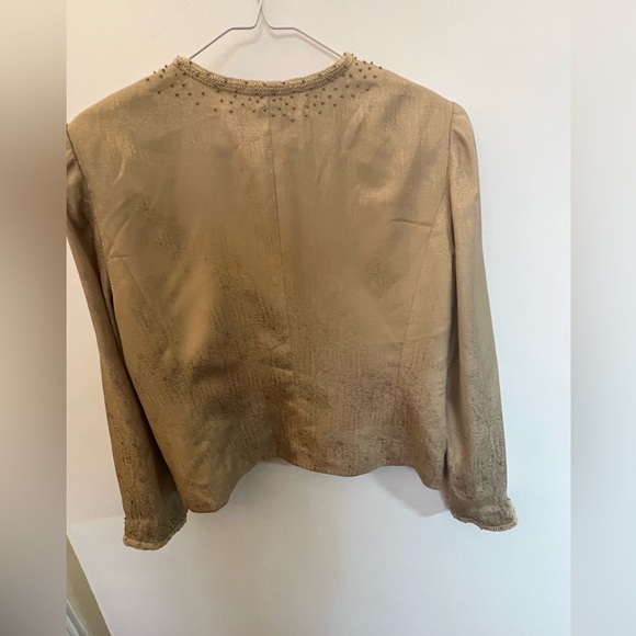 PAPELL BOUTIQUE EVENING 100% SILK JACKET. GOLD TONES W/BEADING. SIZE 14 PETITE - Picture 2 of 10